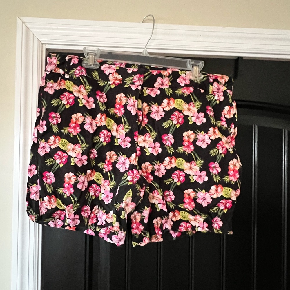 Land ‘n Sea tropical print shorts